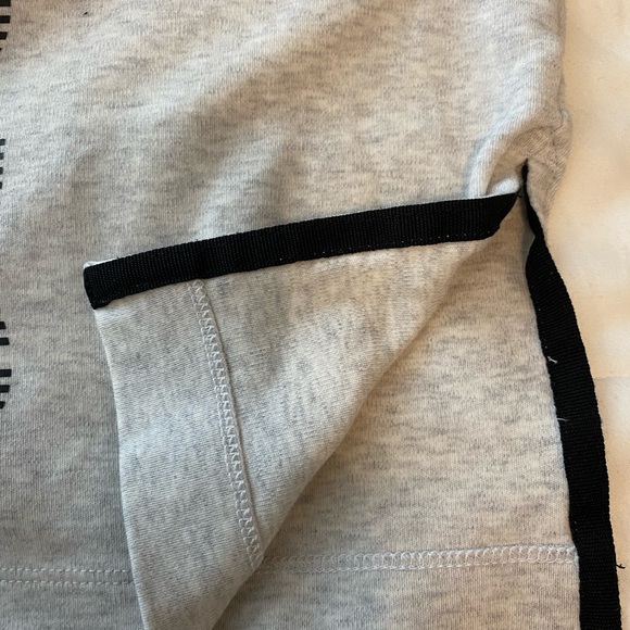 Nike international Sweater shirt - Picture 6 of 6